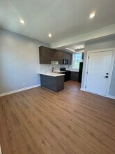 4901 N Kenmore Ave, Unit 3 in Chicago, IL - Building Photo - Building Photo