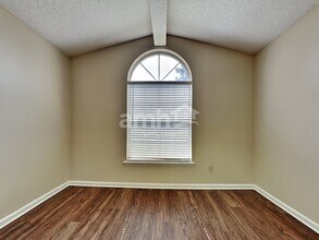2175 Hovington Cir E in Jacksonville, FL - Building Photo - Building Photo