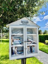 1498 Bunker Dr in Four Corners, FL - Foto de edificio - Building Photo