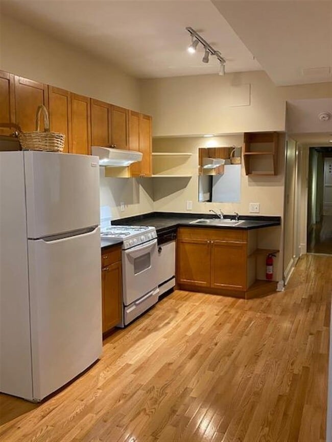 878 Massachusetts Ave, Unit 6