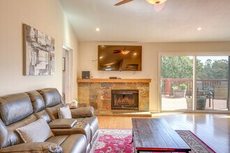 420 Phoenix Cir in Vallejo, CA - Building Photo - Building Photo
