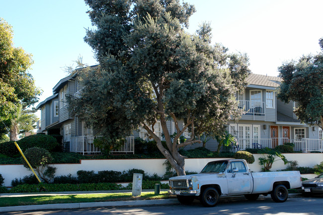 165 Juniper Ave in Carlsbad, CA - Building Photo - Building Photo