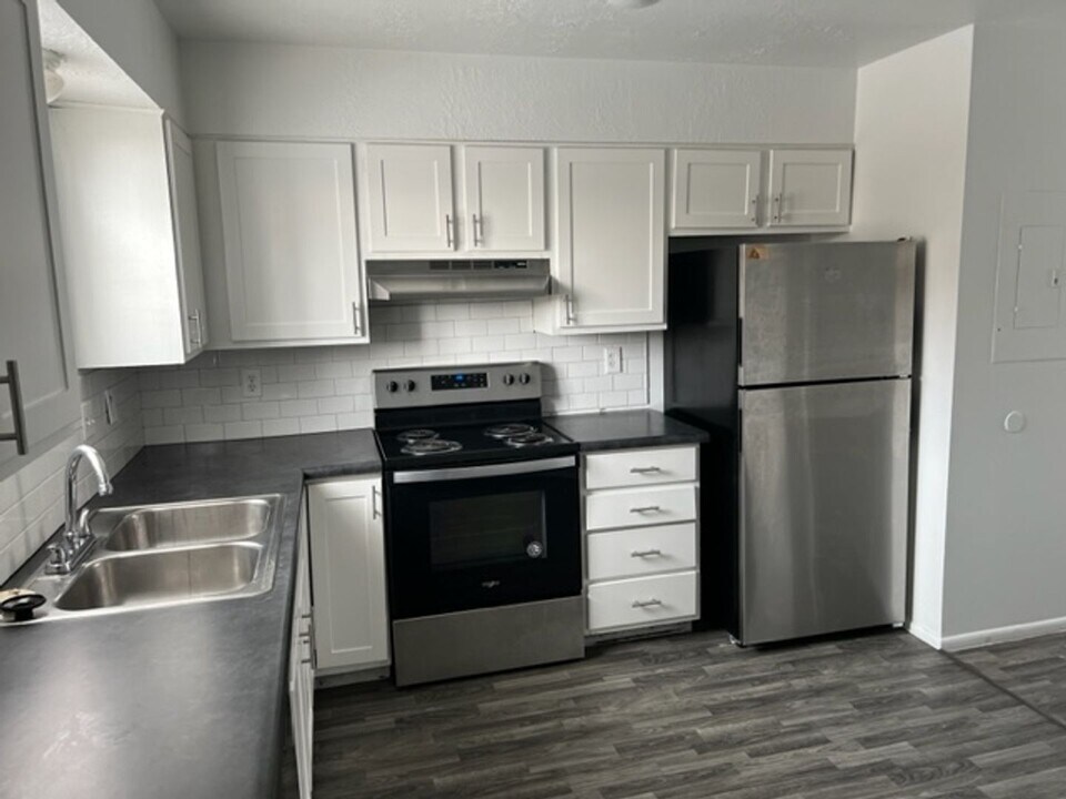 1413 W 1650 N in Layton, UT - Building Photo