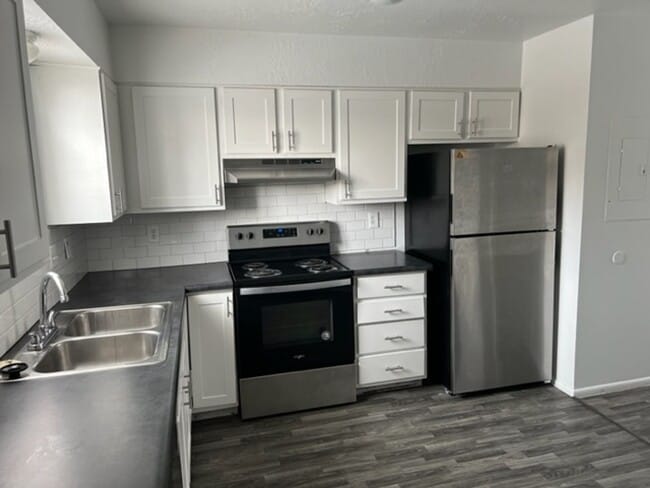 1413 W 1650 N