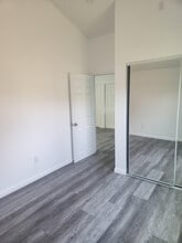 1219 W 47th St, Unit 1219 in Los Angeles, CA - Building Photo - Building Photo