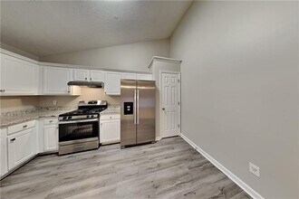 5539 Hopper Dr in Buford, GA - Building Photo - Building Photo