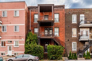 5580 Hadley Rue in Montréal, QC - Building Photo