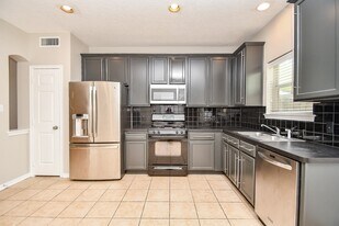 1833 Keene St in Houston, TX - Building Photo