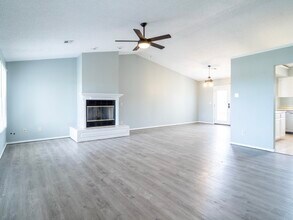 2714 E Central Ave in Bentonville, AR - Building Photo - Building Photo