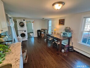 19 East St in Canton, CT - Building Photo - Building Photo