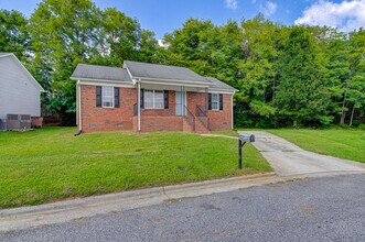 1904 Blair Khazan Dr in Greensboro, NC - Building Photo - Building Photo