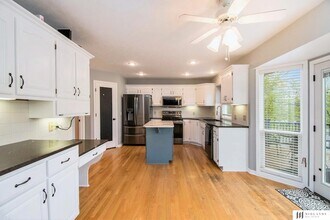 8714 S 98th Cir in La Vista, NE - Building Photo - Building Photo