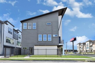3313 Baer St in Houston, TX - Building Photo - Building Photo