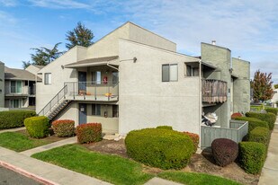 The Henley in Suisun City, CA - Building Photo