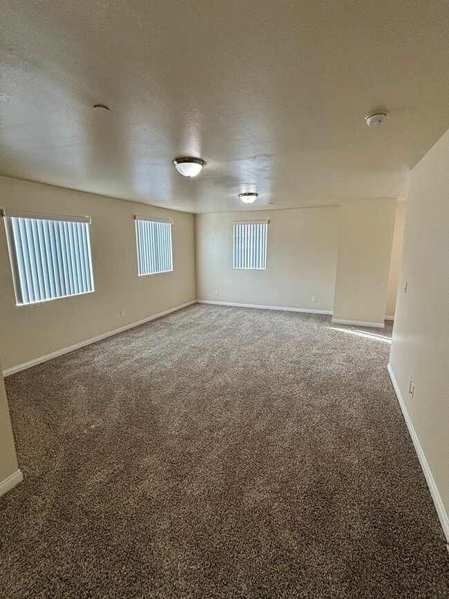 216 E 97th St in Los Angeles, CA - Foto de edificio - Building Photo