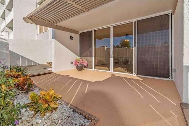 500 Treasure Island Causeway in Treasure Island, FL - Building Photo - Building Photo