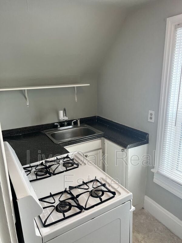 610 Redgate Ave in Norfolk, VA - Building Photo - Building Photo