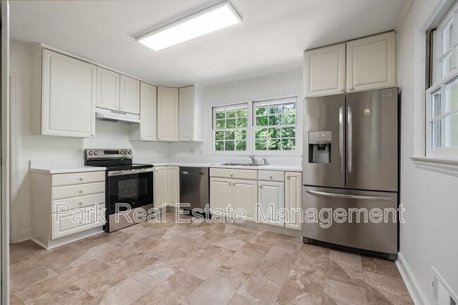 1209 Roosevelt Dr in Chapel Hill, NC - Building Photo - Building Photo