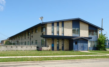 Stoneridge Apartments in Racine, WI - Building Photo - Building Photo