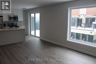 801 Glenroy Gilbert Dr in Ottawa, ON - Building Photo - Building Photo