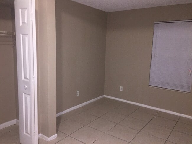 830 Sky Lake Cir in Orlando, FL - Building Photo - Building Photo