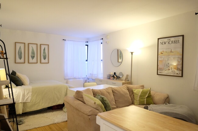 property at 1420 York Ave