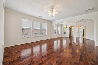 20 Marina Way in Montgomery, TX - Building Photo - Building Photo