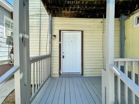 1814 Ave M 1/2 in Galveston, TX - Building Photo