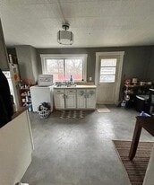 300 West St in Berea, OH - Building Photo