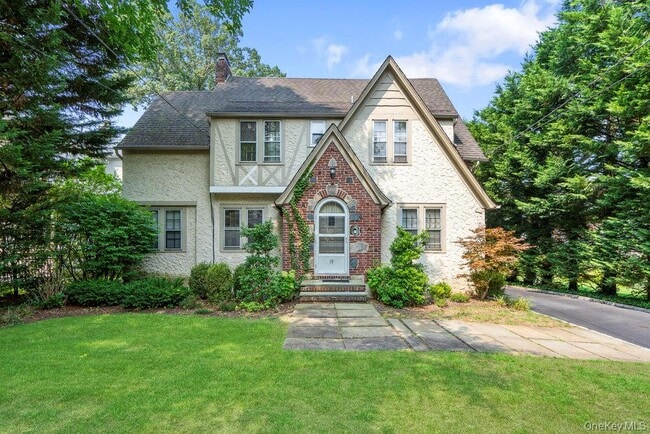 property at 19 Elliot Rd