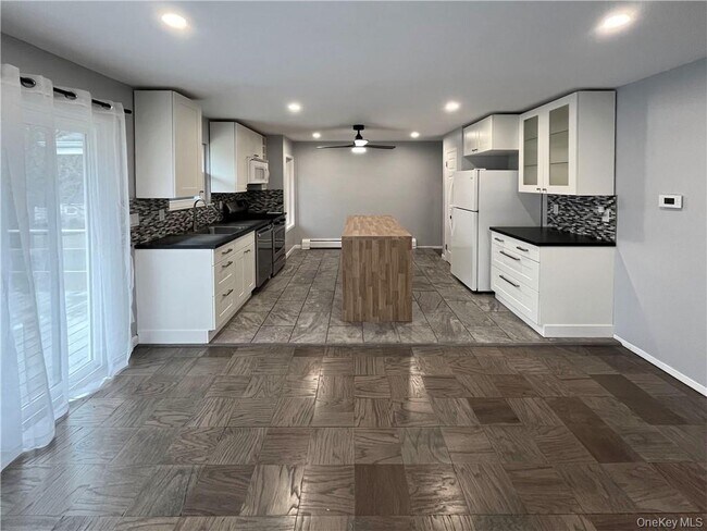 7 Brush Ct in West Haverstraw, NY - Foto de edificio - Building Photo