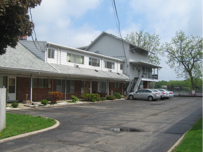 380 N Liberty St in Belleville, MI - Building Photo