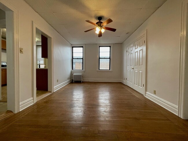 266 Jericho Turnpike in Mineola, NY - Building Photo - Building Photo