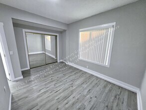 811 E 9th St in Long Beach, CA - Building Photo - Building Photo