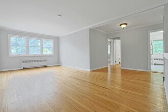 580 Bedford Rd in Pleasantville, NY - Building Photo - Building Photo