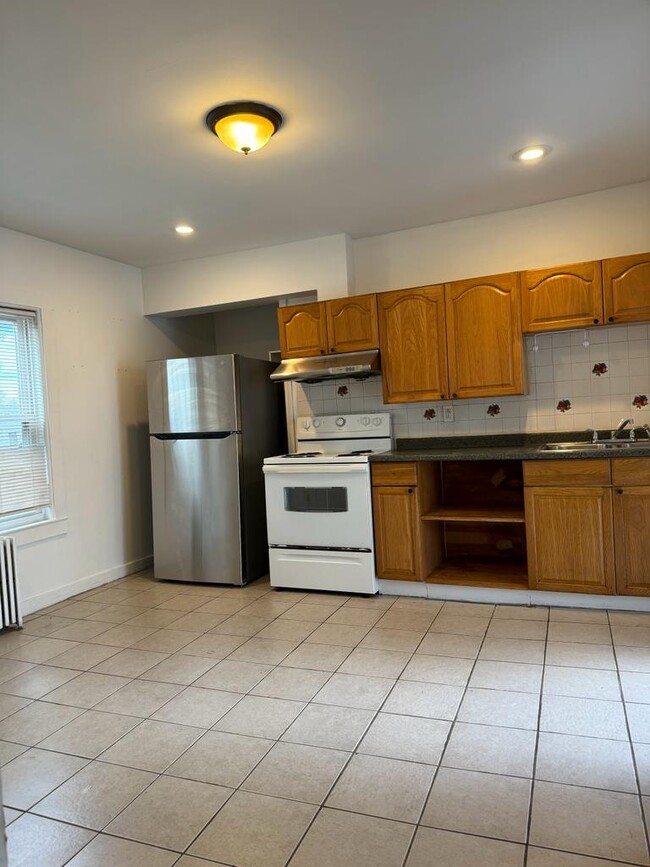 39 Avon St, Unit APT 1 in Malden