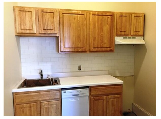 property at 471 Commonwealth Ave