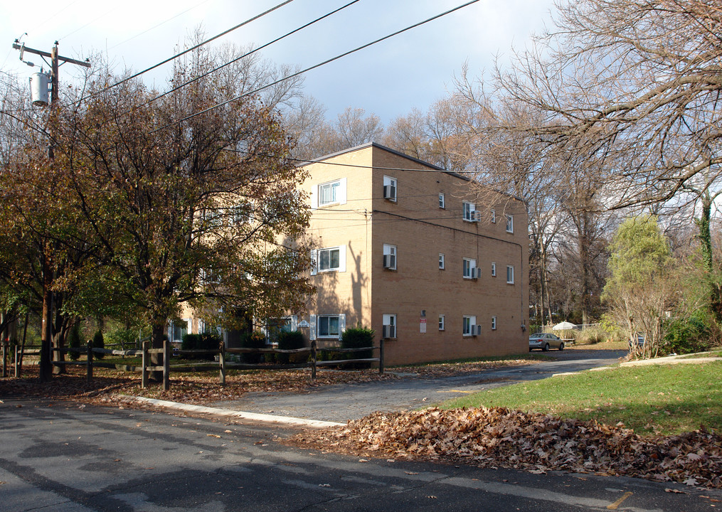 311 Dawson Ave in Rockville, MD - Building Photo