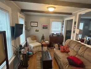 6 Old Chester Rd in Derry, NH - Building Photo - Building Photo