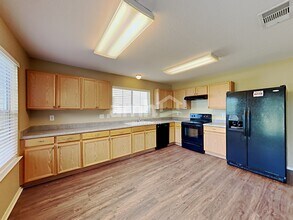 1303 Range Fld in San Antonio, TX - Foto de edificio - Building Photo