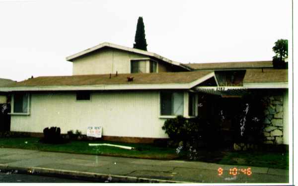 2582 E Carson St in Carson, CA - Building Photo