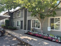 Woodbrook Apartments in Salem, OR - Building Photo - Building Photo