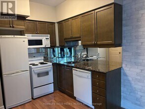 58 Marine Parade Dr in Toronto, ON - Building Photo - Building Photo