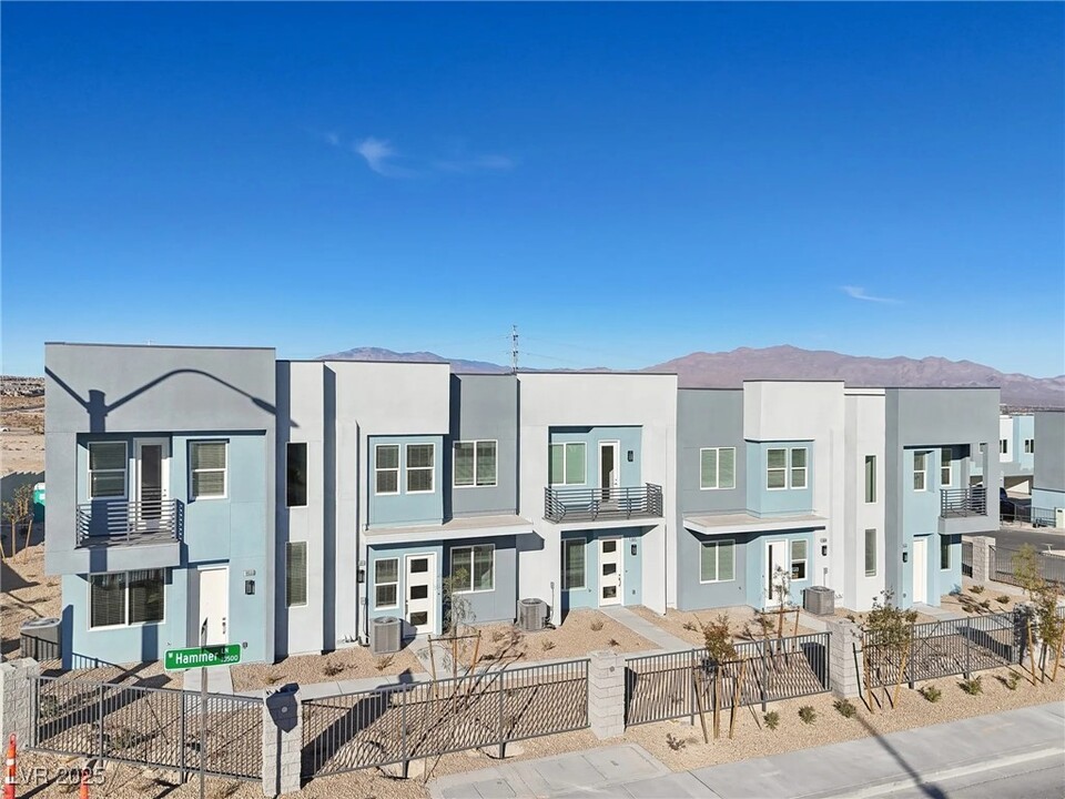 10547 Prospering Vly Wy in Las Vegas, NV - Building Photo