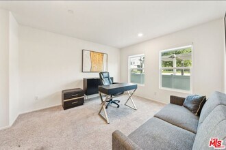 605 Daniel Freeman Cir in Inglewood, CA - Building Photo - Building Photo