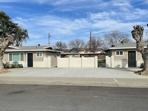 Carmello Manor in Coalinga, CA - Building Photo - Building Photo