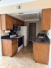 16635 N Cave Creek Rd, Unit 204 in Phoenix, AZ - Building Photo - Building Photo
