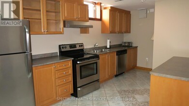 8432 Martin Grove Rd in Vaughan, ON - Building Photo - Building Photo