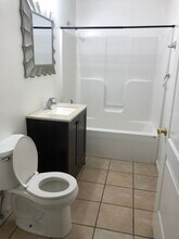 1012 Pierce St-Unit -Unit A in Lynchburg, VA - Foto de edificio - Building Photo