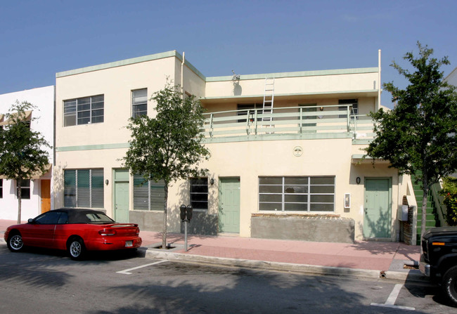 324 Washington Ave in Miami Beach, FL - Building Photo - Building Photo